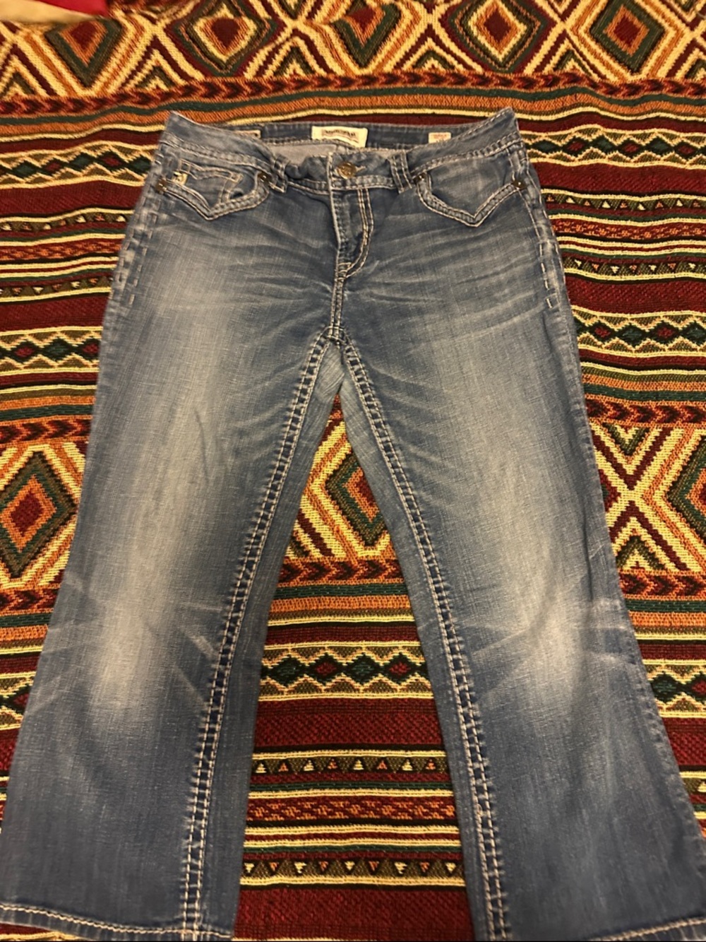 Buckle Women's Faded Blue cropped Jeans